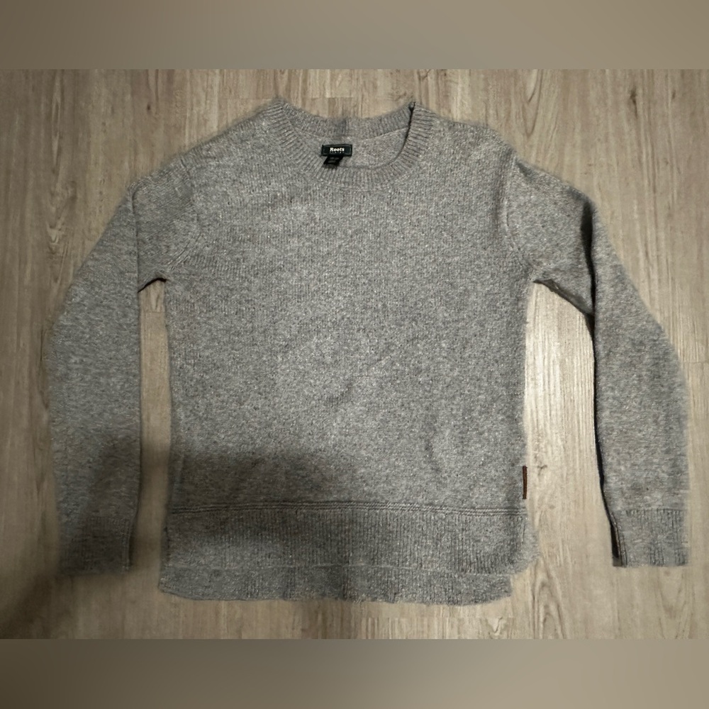 Roots Gray Crewneck Sweater.
